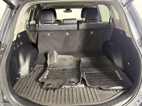 Used 2018 Toyota RAV4 Limited w/ Advanced Technology Package image 29