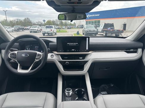 New 2026 Ford Explorer Active AWD/4WD image 2