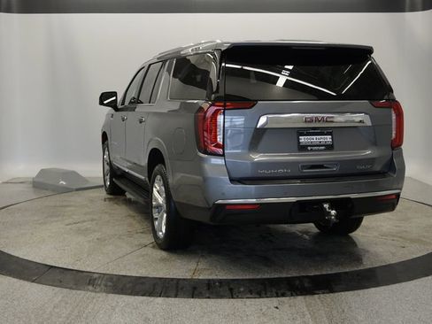 Used 2021 GMC Yukon XL SLT w/ SLT Premium Package image 6