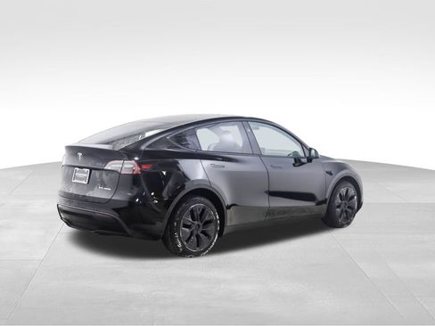 Used 2024 Tesla Model Y Long Range image 5
