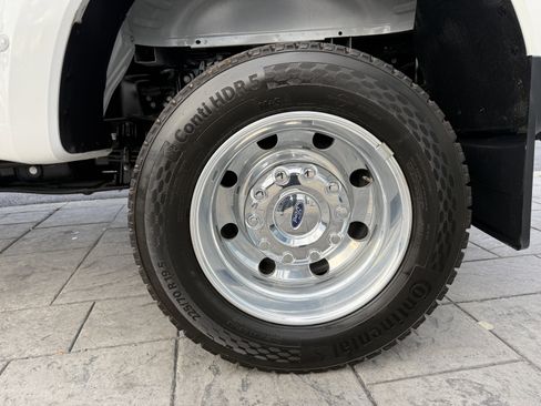 Used 2026 Ford F450 Platinum w/ FX4 Off-Road Package image 35