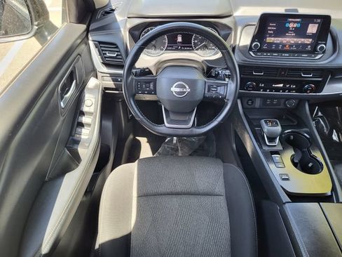 Certified 2025 Nissan Rogue SV FWD image 21