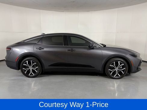 Used 2024 Toyota Crown AWD/4WD image 11