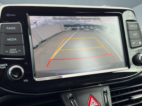 Used 2018 Hyundai Elantra GT FWD image 17