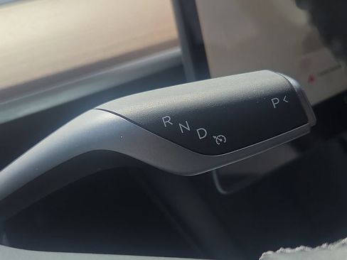 Used 2025 Tesla Model Y Long Range RWD image 20