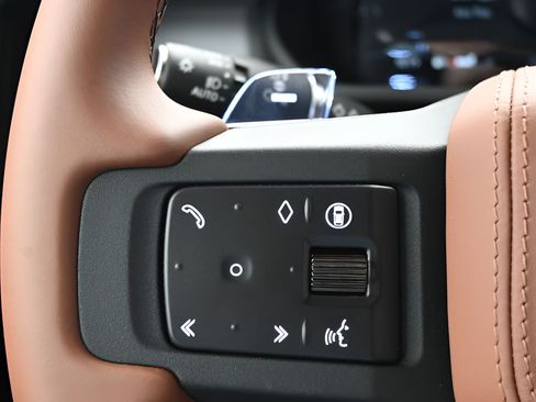New 2026 Land Rover Defender 110 AWD/4WD image 19