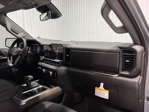 New 2026 GMC Sierra 1500 SLT image 28