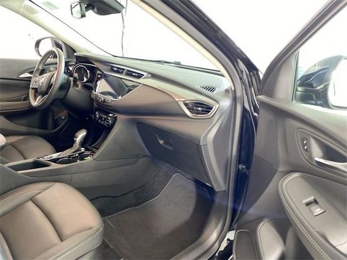 Used 2023 Buick Encore GX Essence image 36