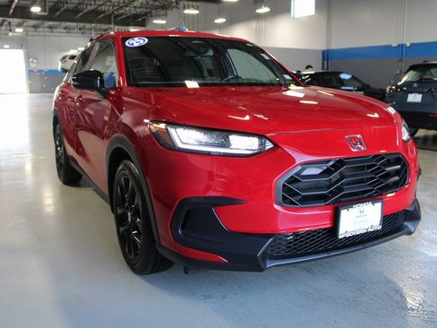 Certified 2025 Honda HR-V Sport image 4