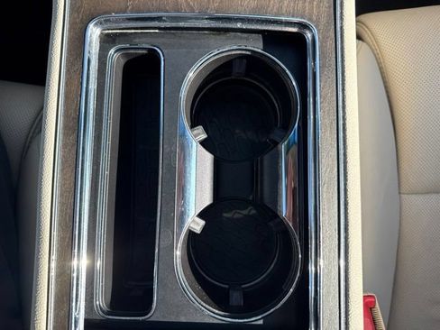 Used 2017 Lincoln Continental Select FWD image 29