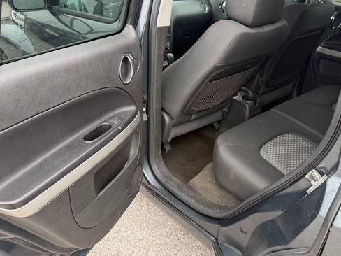 Used 2010 Chevrolet HHR LT image 18