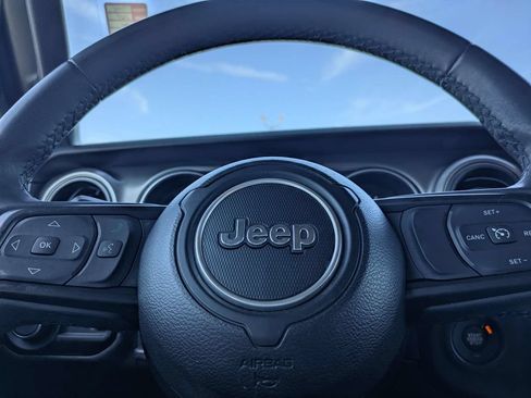 Used 2023 Jeep Wrangler Unlimited Sport AWD/4WD image 27