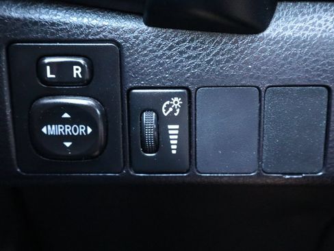 Used 2018 Toyota Corolla SE w/ Carpet Mat Package (TMS) FWD image 28