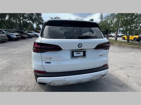 Used 2025 BMW X5 xDrive50e image 22