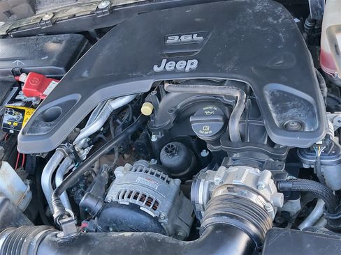 Used 2021 Jeep Wrangler Unlimited Rubicon image 29