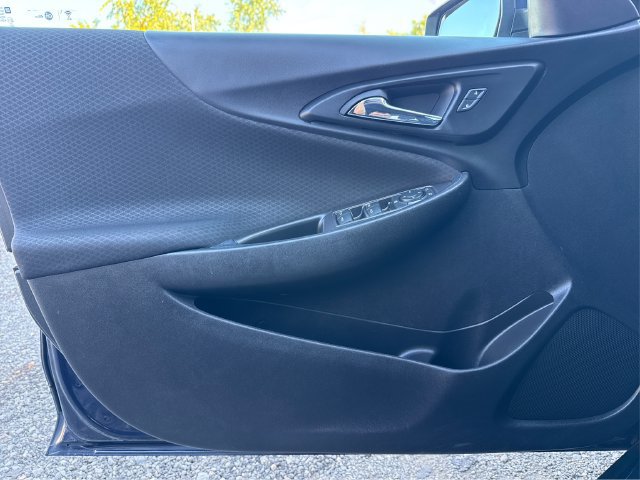 Used 2017 Chevrolet Malibu LT FWD image 22