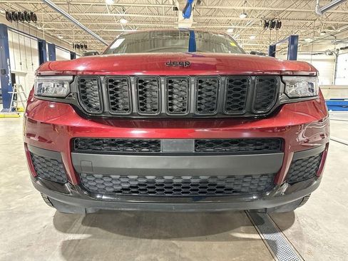 Used 2023 Jeep Grand Cherokee L Laredo AWD/4WD image 27