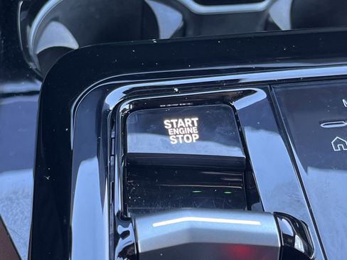 Certified 2025 BMW 530i 530i w/ Premium Package image 10