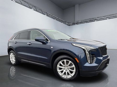 Used 2019 Cadillac XT4 Luxury w/ Cold Weather Package image 27