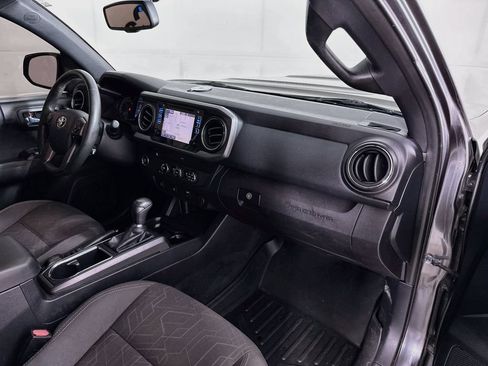 Used 2016 Toyota Tacoma TRD Sport w/ Towing Package RWD image 33