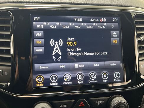 Used 2019 Jeep Grand Cherokee Altitude image 17