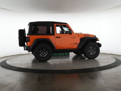 Used 2025 Jeep Wrangler Sport AWD/4WD image 6