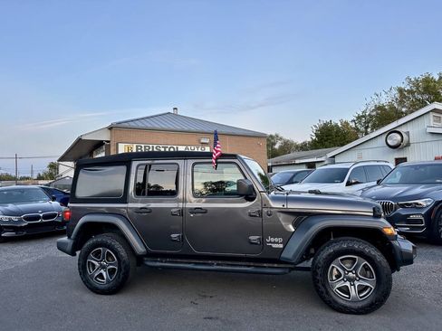 Used 2019 Jeep Wrangler Unlimited Sport S image 35