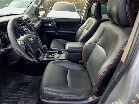 Used 2014 Toyota 4Runner Limited image 21