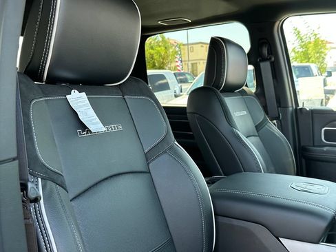 New 2026 RAM 2500 Laramie AWD/4WD image 14