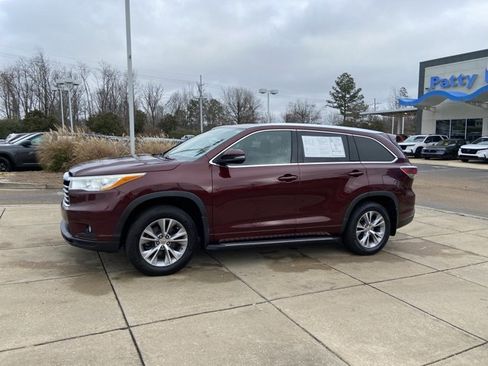 Used 2014 Toyota Highlander XLE image 5