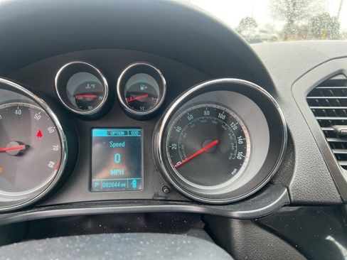 Used 2013 Buick Regal Premium image 10