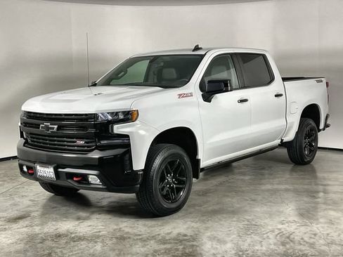 Certified 2021 Chevrolet Silverado 1500 LT Trail Boss w/ Convenience Package II AWD/4WD image 4
