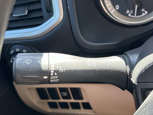 Used 2017 Nissan Titan SV RWD image 30