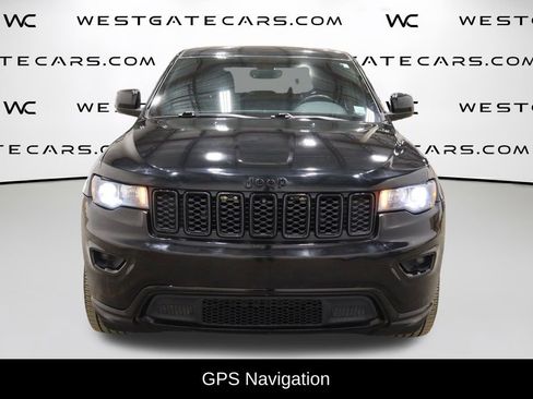 Used 2018 Jeep Grand Cherokee Altitude image 2