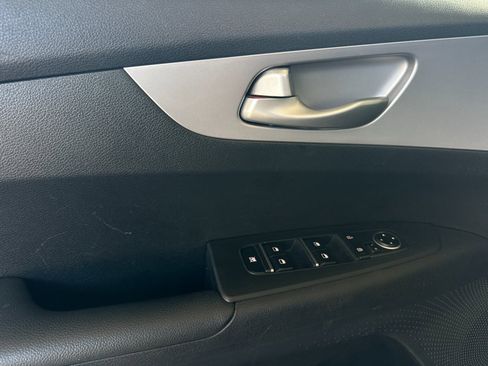 Used 2024 Kia Forte LXS image 10