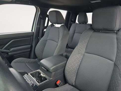 Certified 2025 Toyota Tacoma SR5 AWD/4WD image 9