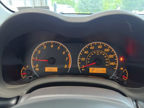 Used 2010 Toyota Corolla LE FWD image 24