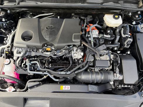 Used 2025 Toyota Camry SE FWD image 32