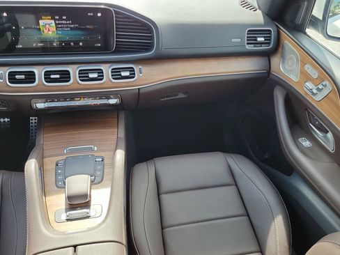 Used 2023 Mercedes-Benz GLS 450 4MATIC image 17