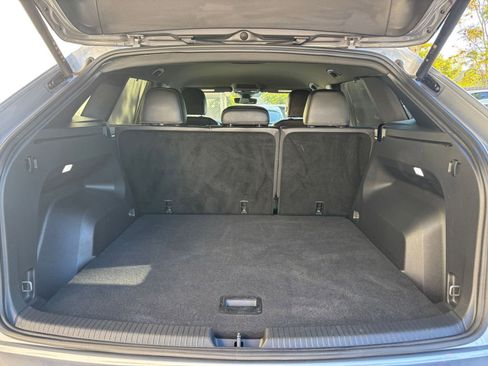 Used 2025 Volkswagen Atlas Cross Sport SE image 31