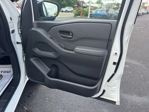 Used 2024 Nissan Frontier S w/ Technology Package AWD/4WD image 14