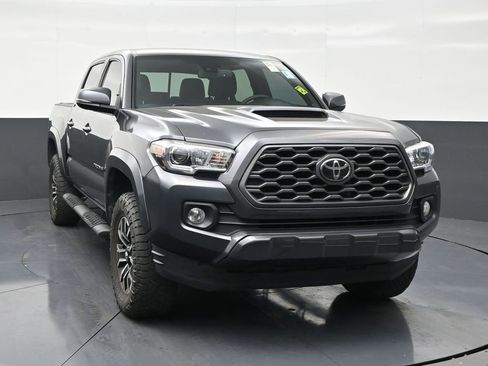 Used 2022 Toyota Tacoma TRD Sport w/ Technology Package image 7