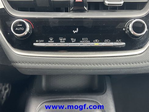 Used 2022 Toyota Corolla SE image 9
