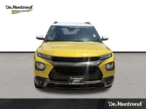 Used 2023 Chevrolet TrailBlazer ACTIV w/ Sun and Liftgate Package FWD image 2