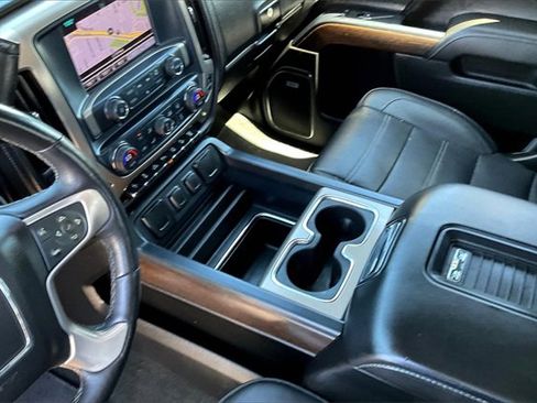 Used 2017 GMC Sierra 2500 Denali w/ Duramax Plus Package image 17