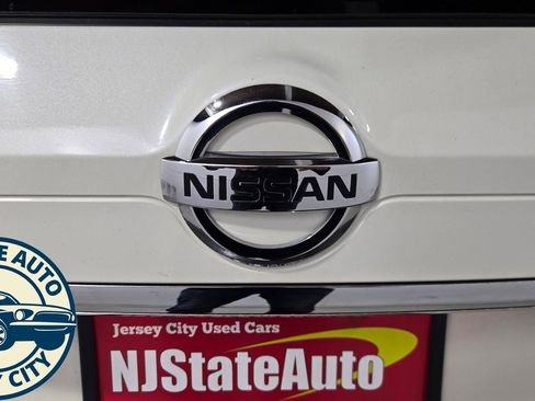 Used 2017 Nissan Rogue SV AWD/4WD image 30