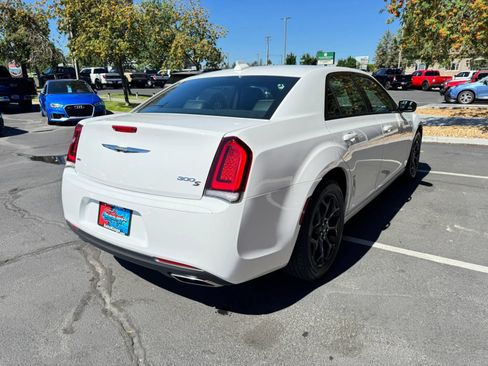 Used 2019 Chrysler 300 S AWD/4WD image 5