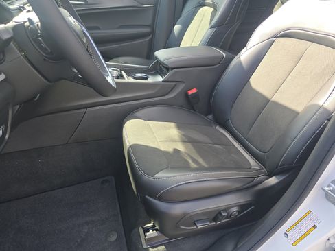 New 2025 Jeep Grand Cherokee Altitude image 25