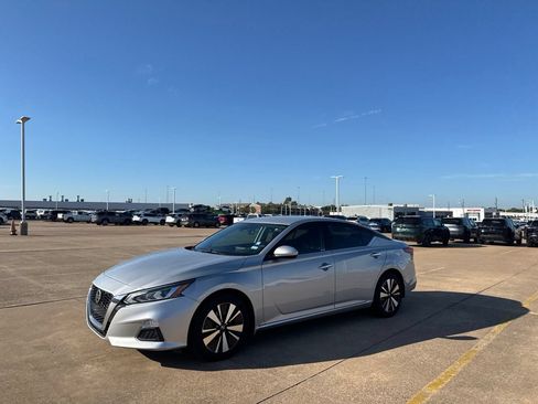 Used 2021 Nissan Altima 2.5 SV FWD image 10