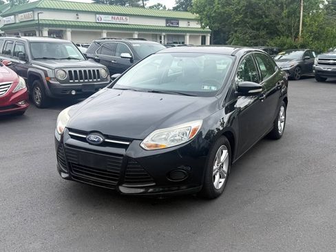 Used 2013 Ford Focus SE w/ SE Winter Pkg FWD image 5